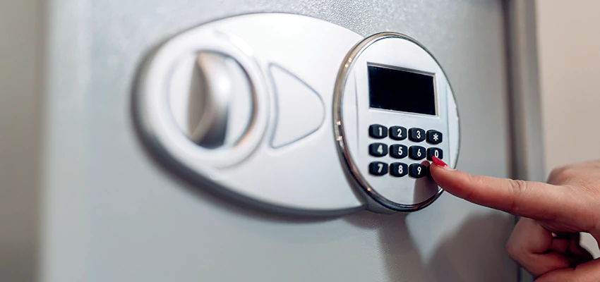 Jewelry Safe Cracking in University of California Davis, California