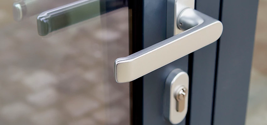 Broken Door Lock Cylinder Repair in University of California Davis, California